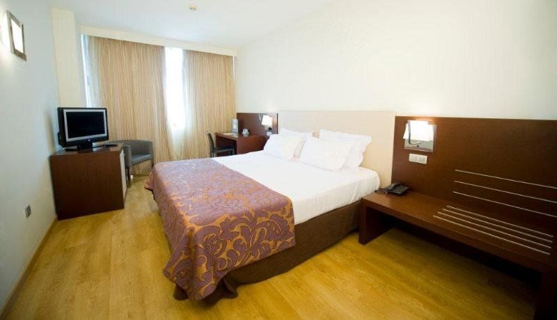Exe Isla Cartuja Hotel 4*