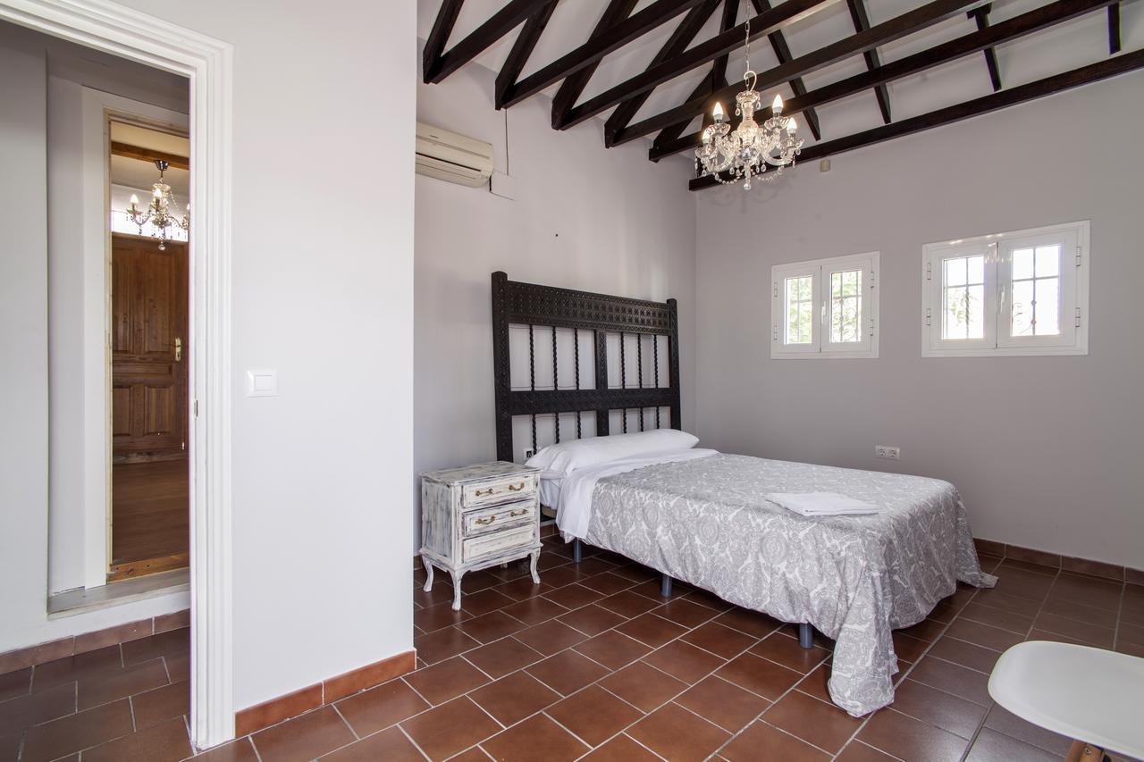10 Bdr Chalet; Maria Luisa Park Holiday home *