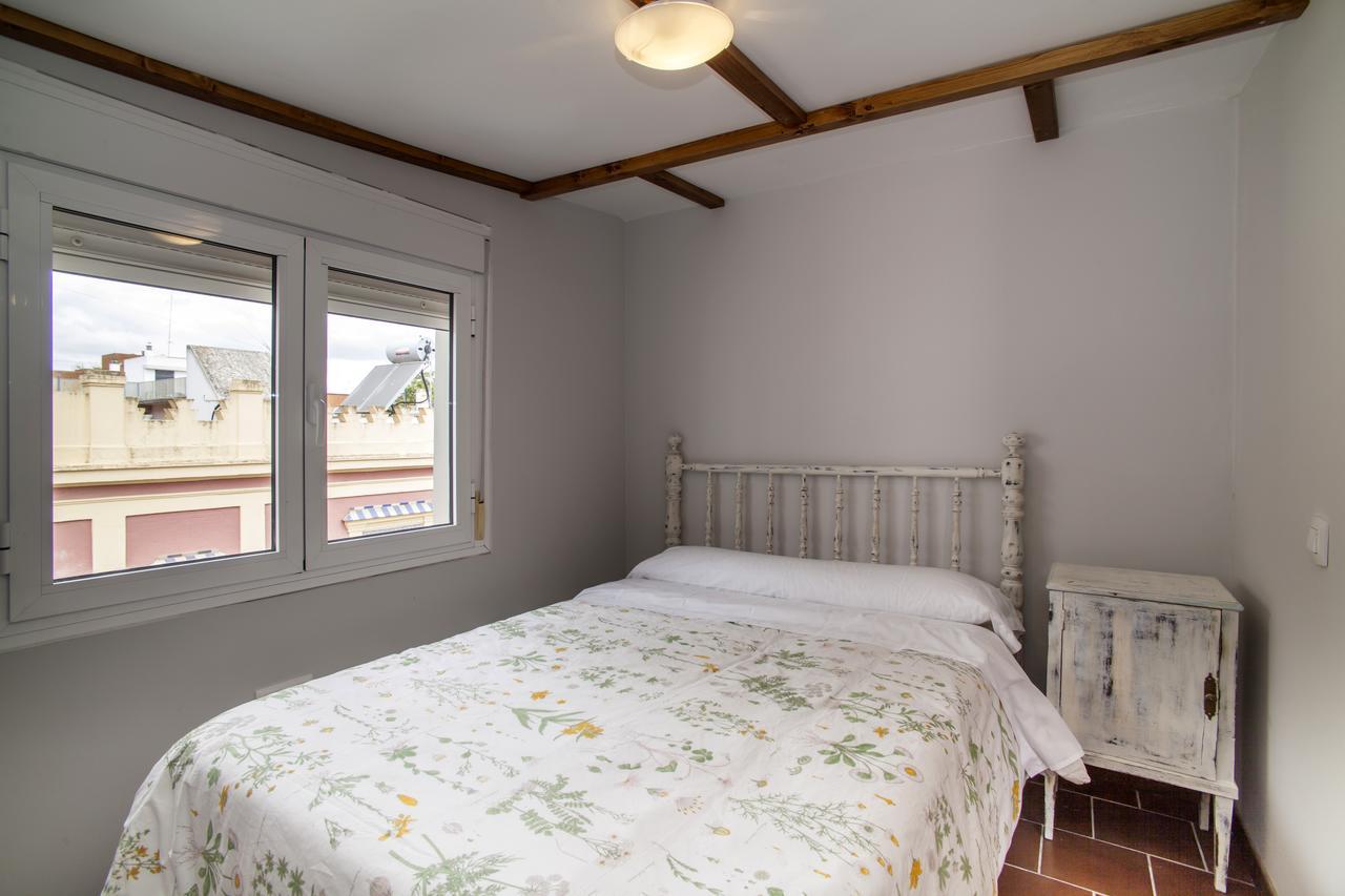10 Bdr Chalet; Maria Luisa Park Holiday home *