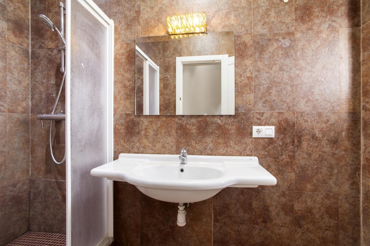 Holiday home 10 Bdr Chalet; Maria Luisa Park *