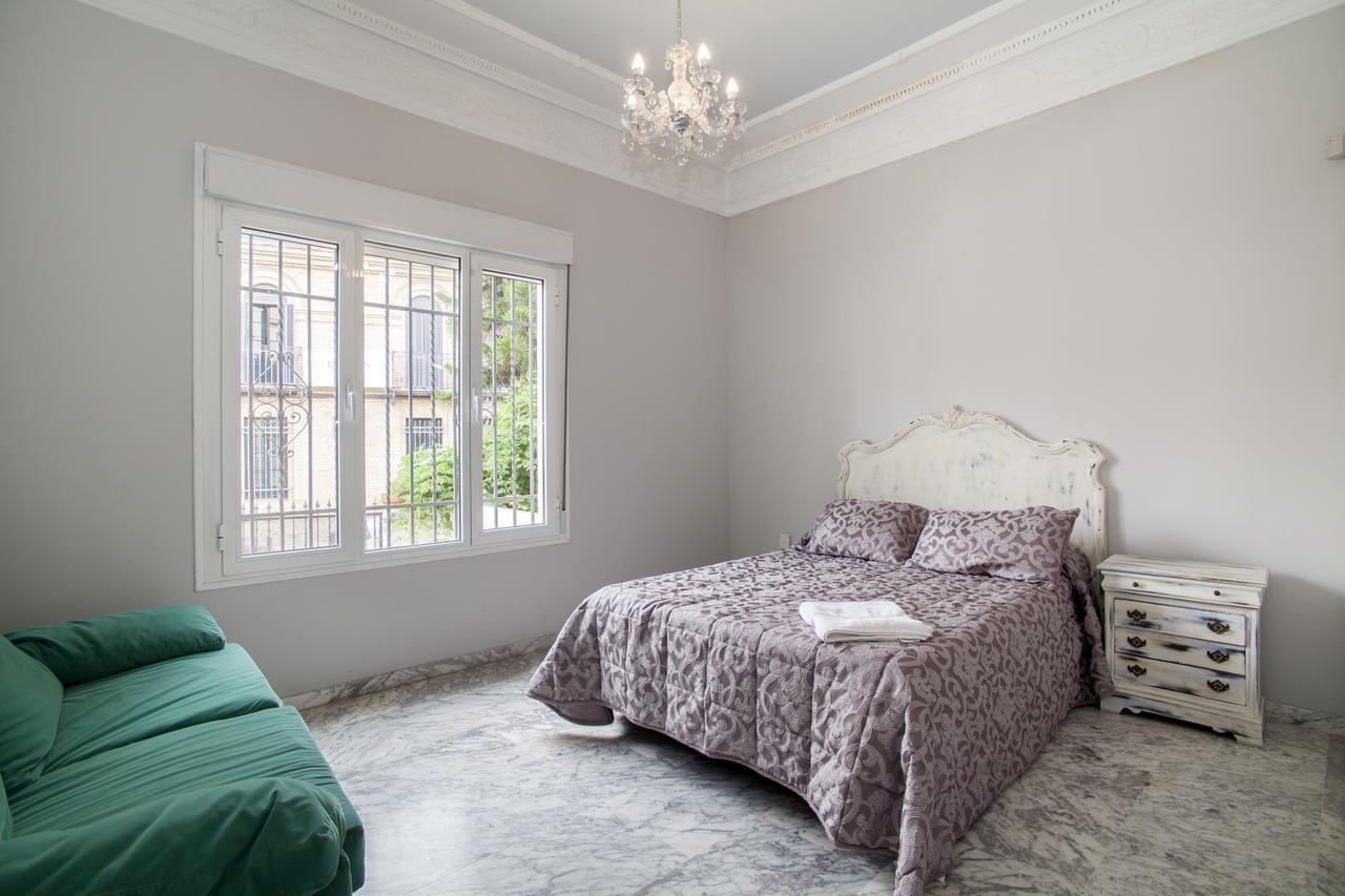 10 Bdr Chalet; Maria Luisa Park * Seville