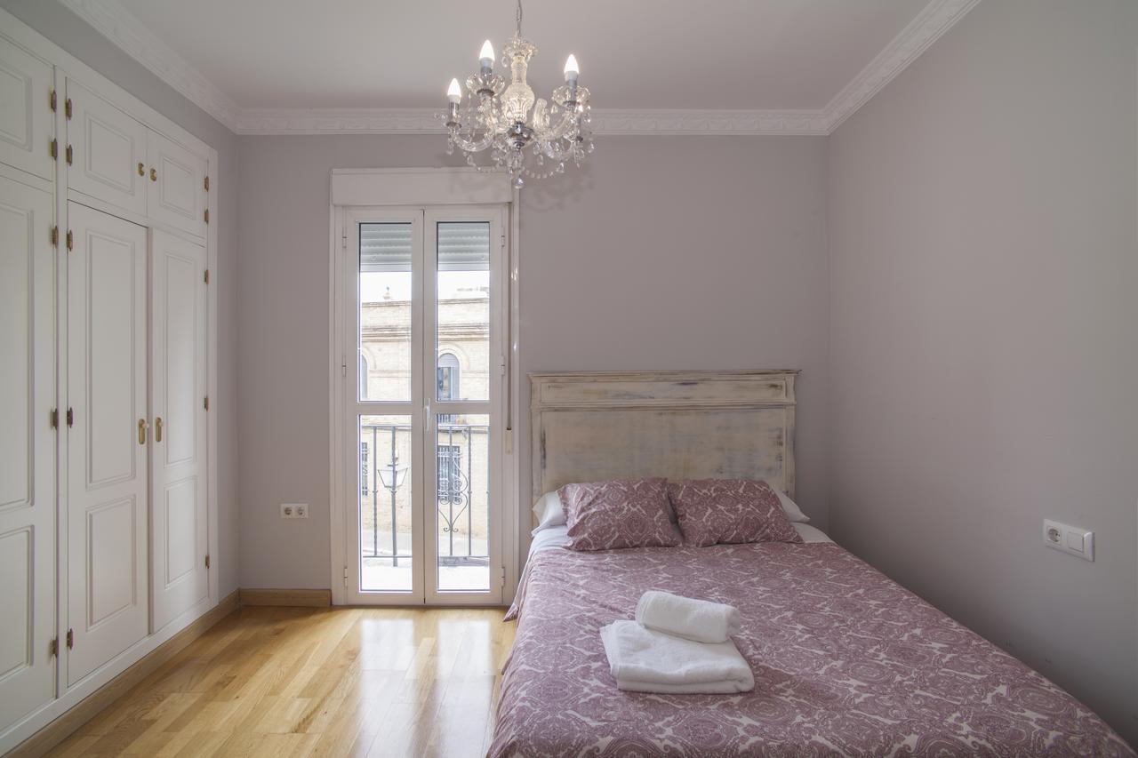 10 Bdr Chalet; Maria Luisa Park * Seville