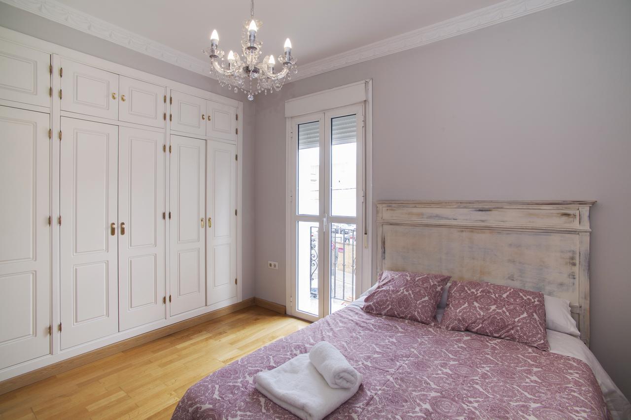 Holiday home 10 Bdr Chalet; Maria Luisa Park Seville
