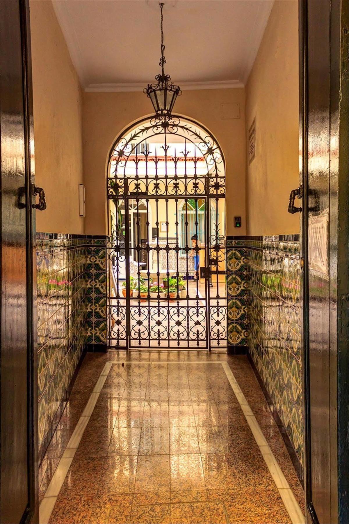 Guest house Azahar Seville