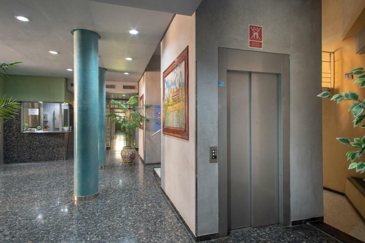 Residencia Sagrado Corazon Pensión Sevilla