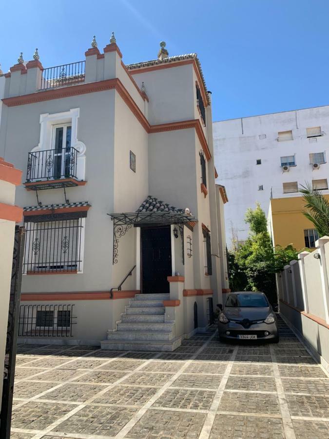 10 Bdr Chalet; Maria Luisa Park Holiday home