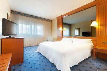 Tryp Macarena Hotel
