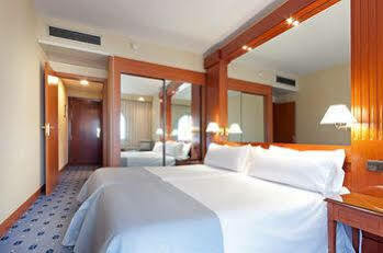 Tryp Macarena 4* Sevilla