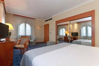 Tryp Macarena Sevilla