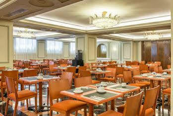 Tryp Macarena 4* Sevilla