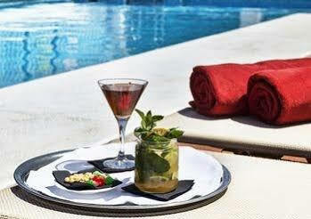 Tryp Macarena Hotel 4*