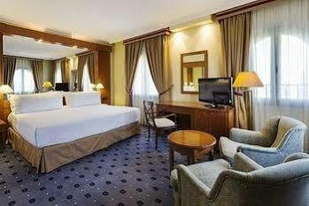 Tryp Macarena 4* Sevilla