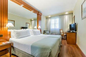 Tryp Macarena 4* Sevilla