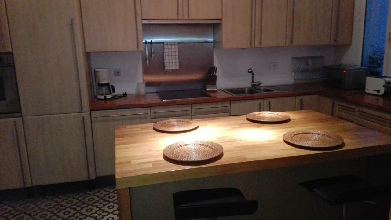 Casa Centrica Nervion Homestay *