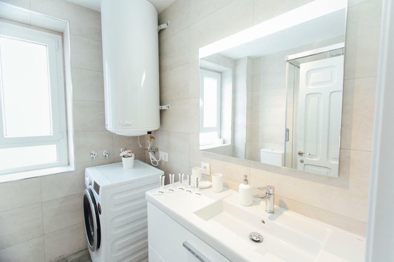 Apartment Colorful And Diaphanous- 3bd 1bth - Peral *