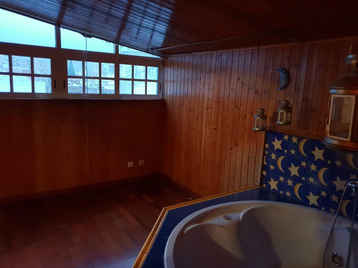 Apartment Atico En Triana Con Terraza 36m2 Y Jacuzzi Seville