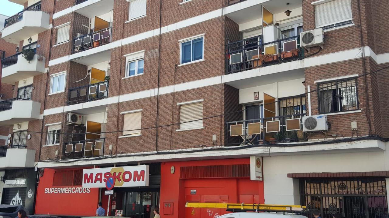 Atico En Triana Con Terraza 36m2 Y Jacuzzi * Seville