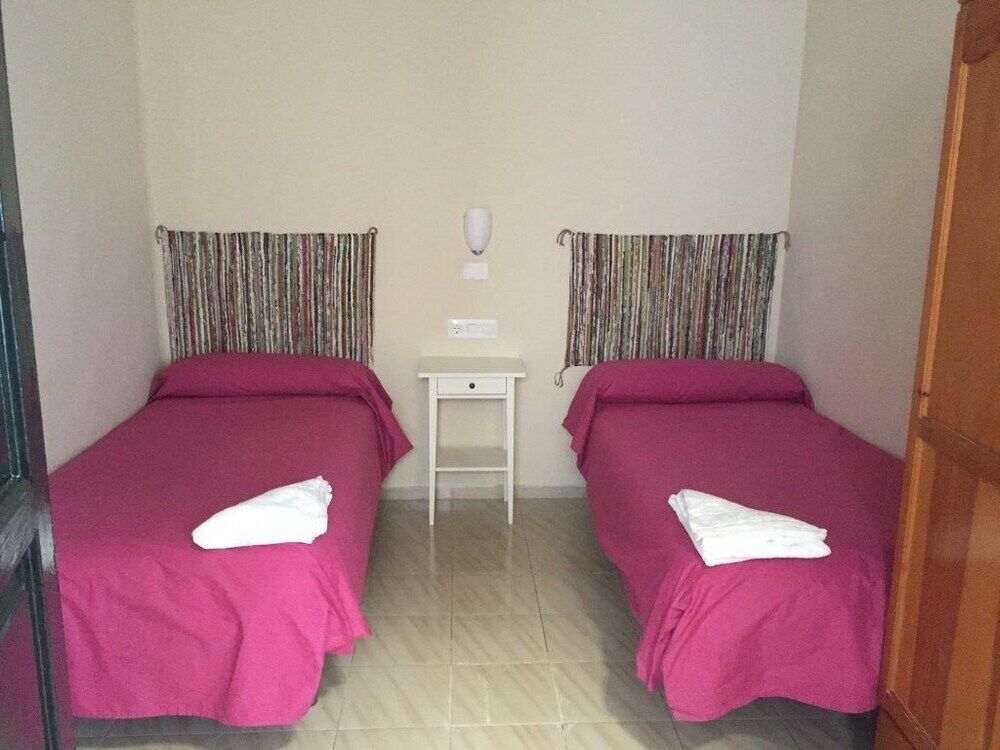 Azahar Guest house 2*