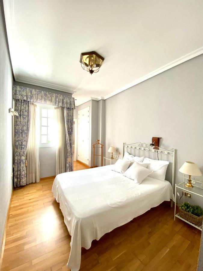 Homestay Serva La Bari Seville