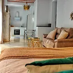 Adriano Apartments