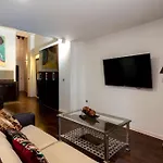 Fr26 Luxurious Apartment, 2 Minutes From Cathedral