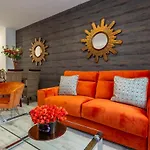 Amazing Apartment In Sevilla With Kitchen