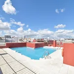 Peace, Pool & Parking At Centre