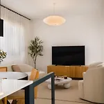 Stylish Designer Duplex-3Beds 2Baths-Puerta Carmona Centro