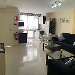 Triana Con Encanto Apto Amplio Y Comodo
