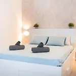 Estudio Con Jacuzzi Privado En El Barrio De Triana
