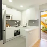 Charming 2 Bedrooms Apartment With Free Parking At Plaza Alameda By Ocityzen