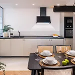 Magno Apartments Robles With Jacuzzi And Private Parking
