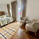 MAGNO Lineros Apartments
