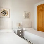 Monsalves Patio, Centrico Y Con Garaje Gratis