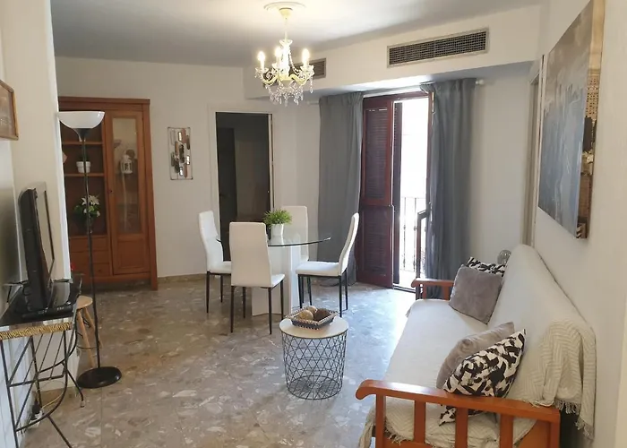 Espacioso Apartamento En Amor De Dios, Alameda