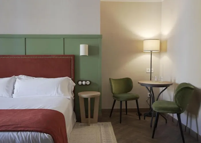 The Honest Hotel & Apartments