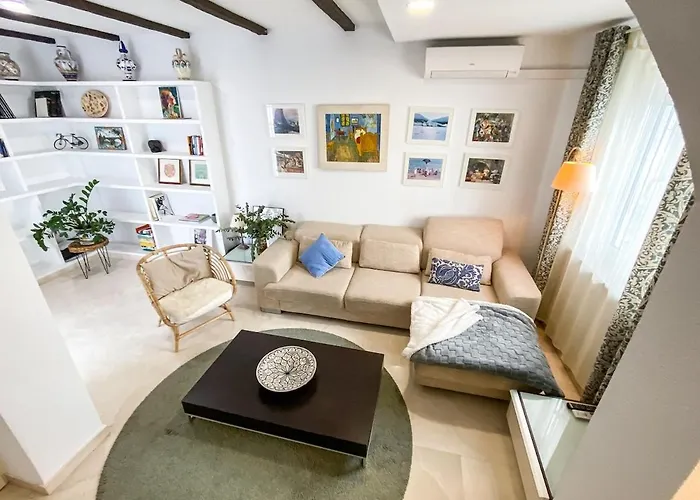 Beautiful Apartment In Triana, Sevillarooms