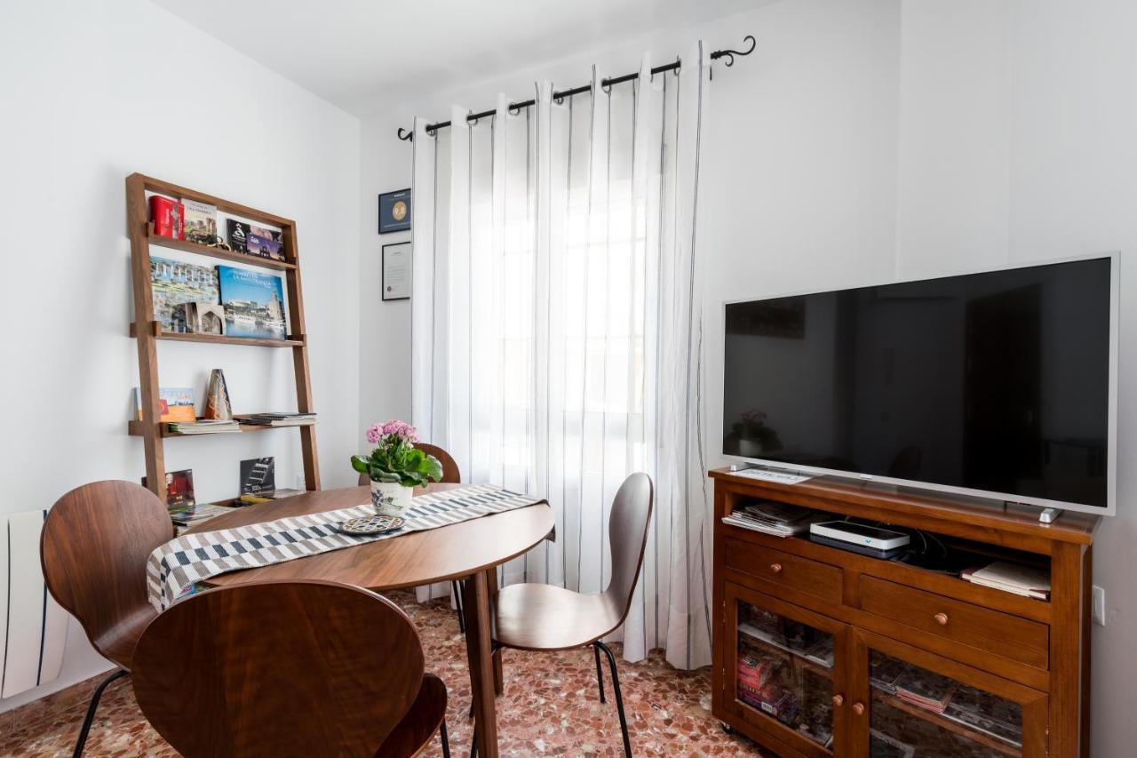 Anna - Triana Apartment Seville