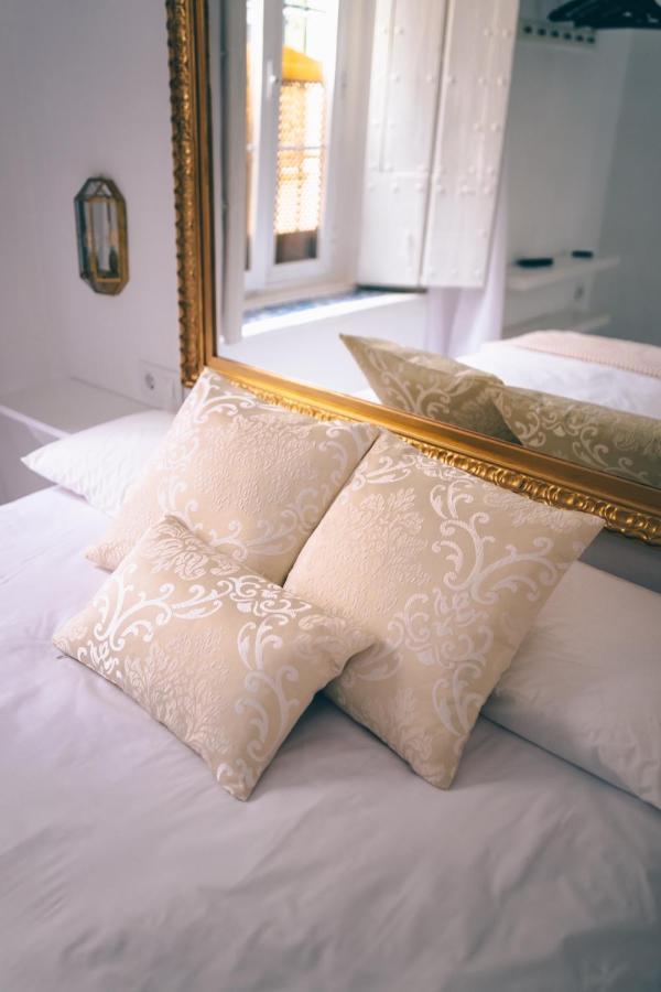 Alcazar De Maria Homestay Seville