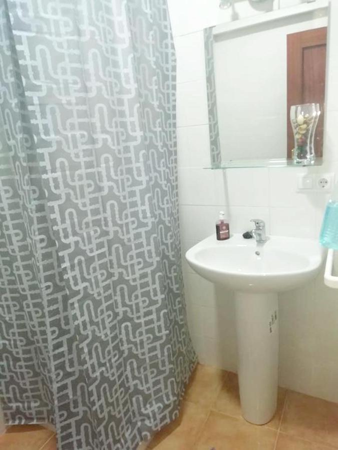 One Bedroom House With Garden And Wifi At *