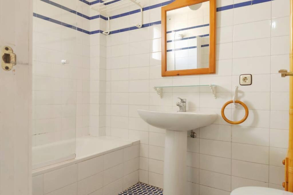Homeyseville-duplex Con Terraza Santa Cruz 5 Pax, Parking Optional * Seville