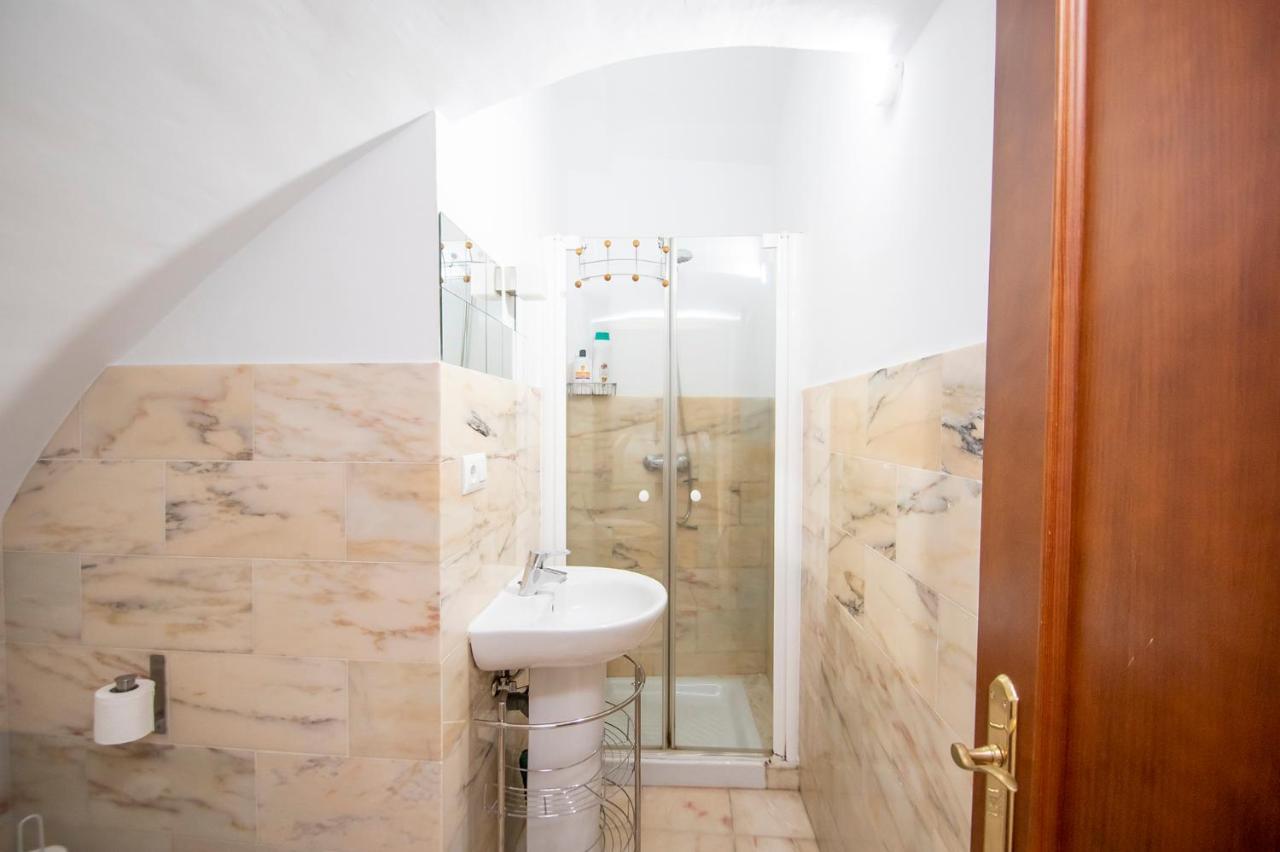 Apartment Loft Nuevo Y Con Encanto A Tres Mnt Catedral Aa Wifi Seville