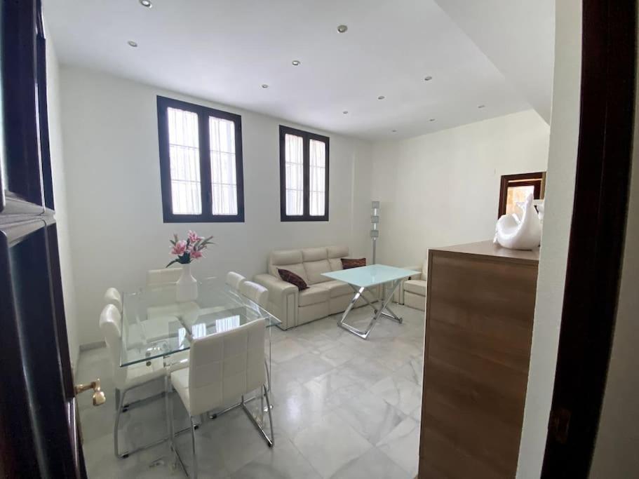 Luminoso Apartamento En Triana Apartment