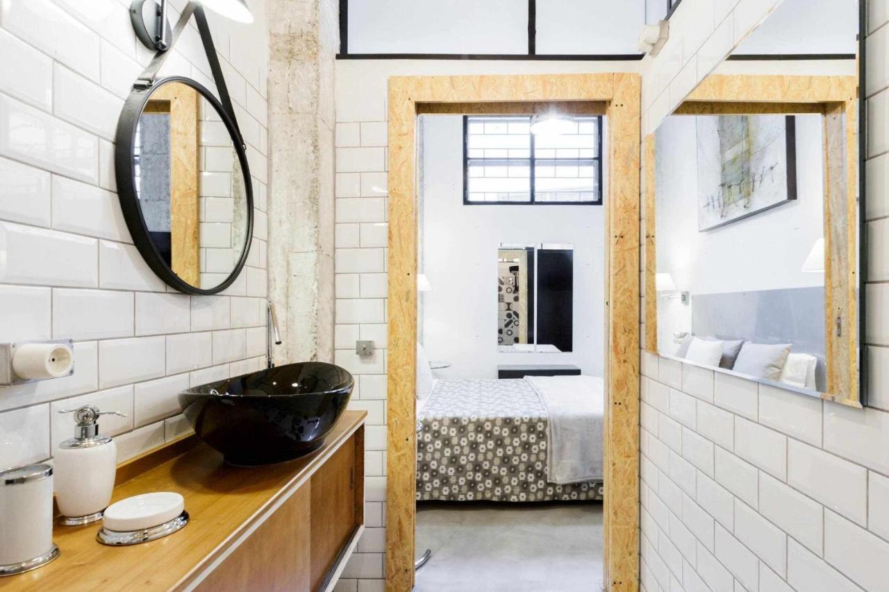 Monkeys Luxury Metaloft Apartment *