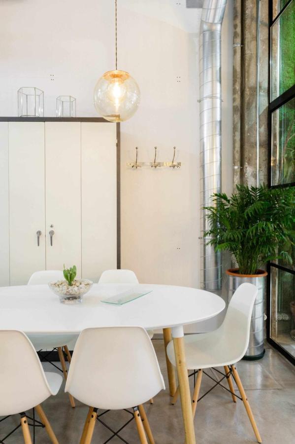 Apartment Monkeys Luxury Metaloft