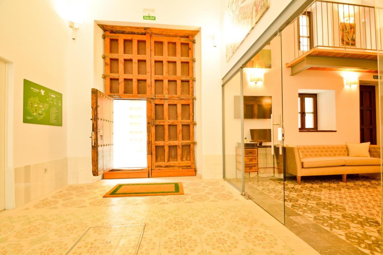 Ivy House Apartment