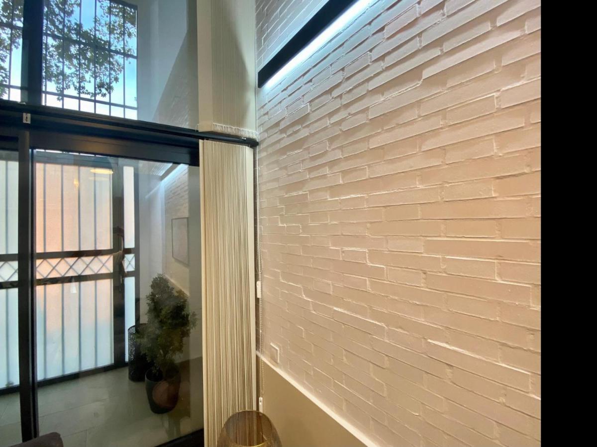 Apartment Tr3 Aparcamiento Incluido Familias Loft Almirante Seville