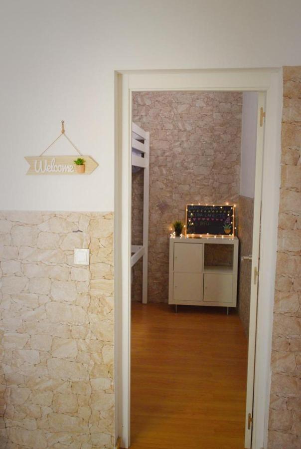 Corral De La Alameda Apartment *