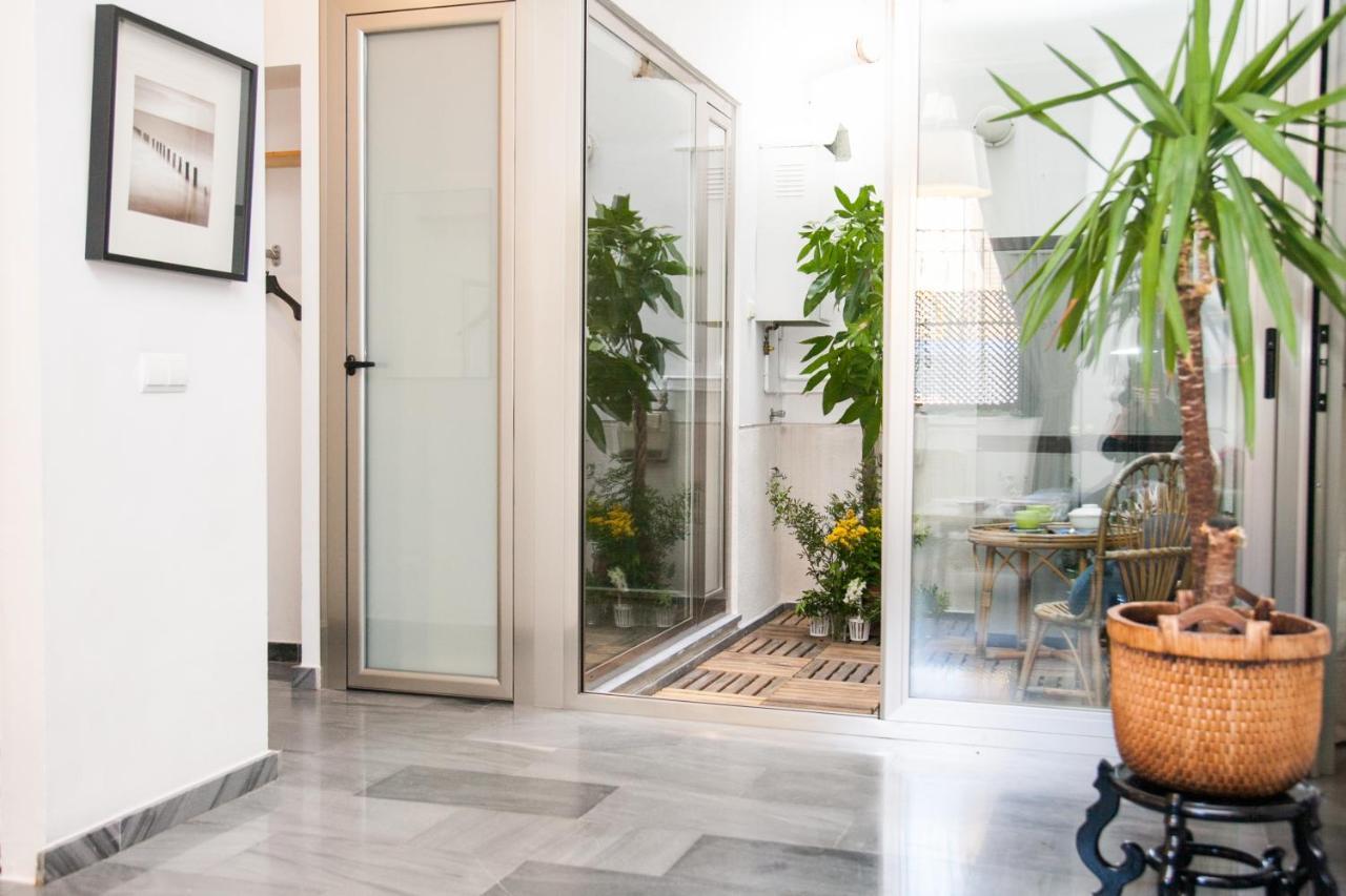 Beautiful Silent Private Parking Apartment
