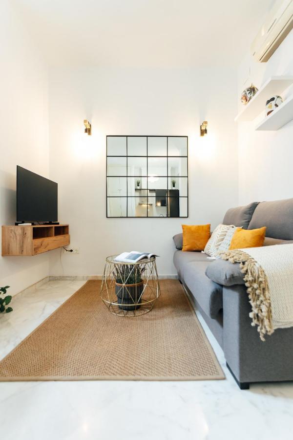 Modern And Wide- 1bd 1bth- Triana